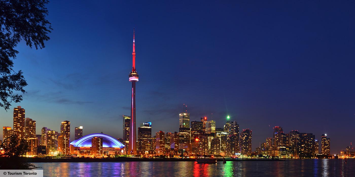 Harbour front & CN Tower (c)Tourism Toronto