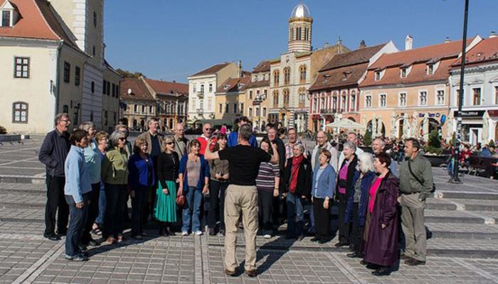 Informal singing in Brasov Council Square