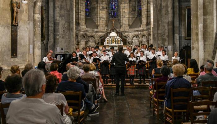 Fettes College Prep School Choir perform on tour