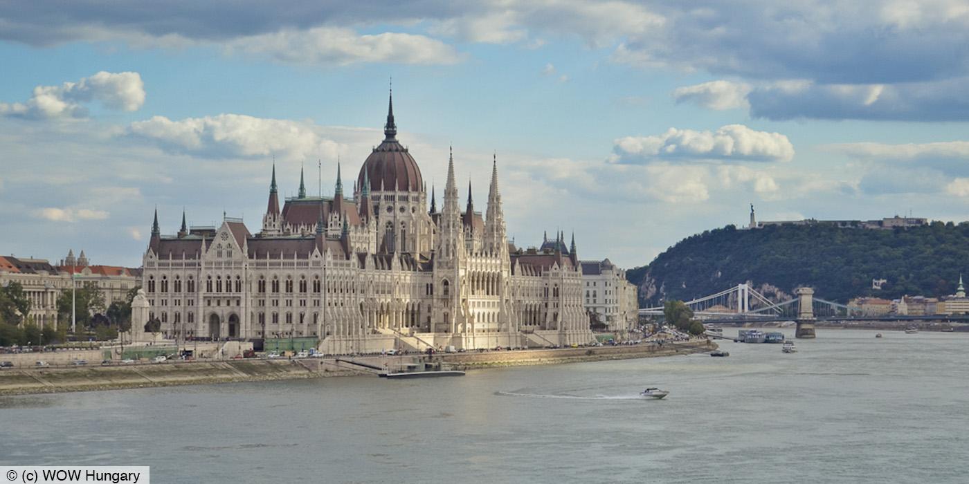 Main Pic Houses of Parliament and river © WOW Hungary